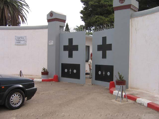 VOYAGE ORAN SEPTEMBRE 2006 202 14 sept. 06 - matin - ENTREE DU CIMETIERE.JPG